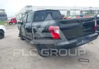 2020 Nissan TITAN photo