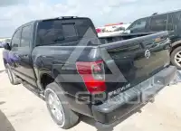 2020 Nissan TITAN photo
