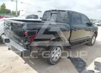 2020 Nissan TITAN photo