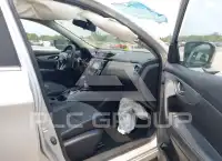 2020 Nissan ROGUE photo