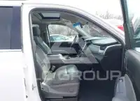 2020 Chevrolet Suburan photo