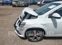 2020 Chevrolet Sonic фото