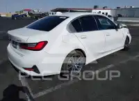 2020 BMW 330 photo