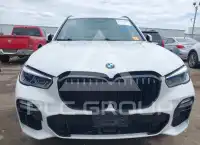 2020 BMW X5 фото