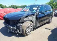 2020 BMW X7 photo