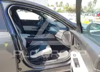 2020 Jaguar XF фото