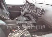 2020 Jeep CHEROKEE photo