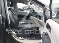 2020 Chrysler VOYAGER фото
