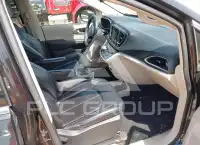 2020 Chrysler VOYAGER фото
