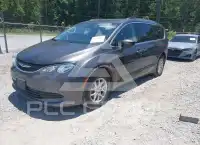 2020 Chrysler VOYAGER фото