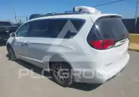 2020 Chrysler PACIFICA photo