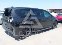 2020 Chrysler PACIFICA photo