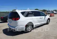 2020 Chrysler PACIFICA photo