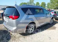 2020 Chrysler PACIFICA photo