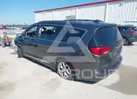 2020 Chrysler PACIFICA photo