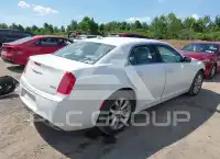2020 Chrysler 300 photo