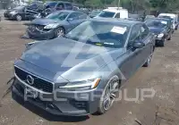 2020 Volvo S60 photo