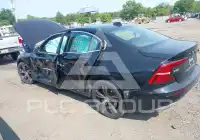 2020 Volvo S60 photo