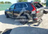 2020 Volvo XC60 photo