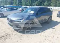 2020 Volvo XC60 photo