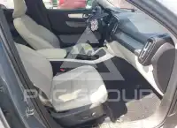 2020 Volvo XC40 фото