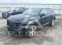 2020 Volvo XC40 фото