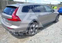 2020 Volvo V60 фото