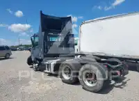 2020 Volvo VNR фото