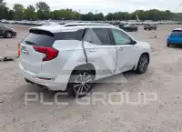 2020 GMC TERRAIN photo