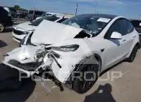 2020 Tesla Model Y фото