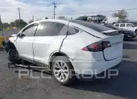 2020 Tesla  фото