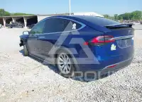 2020 Tesla Model X фото