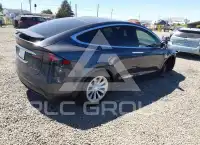 2020 Tesla Model X photo