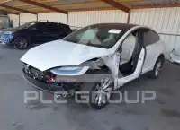 2020 Tesla Model X фото