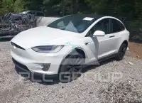 2020 Tesla Model X фото