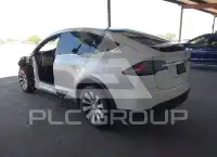 2020 Tesla Model X фото