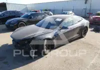 2020 Tesla Model S фото
