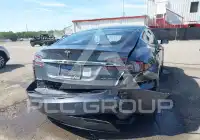 2020 Tesla Model S фото