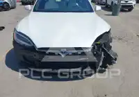 2020 Tesla Model S фото