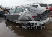 2020 Tesla Model S фото