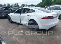 2020 Tesla Model S фото