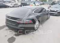 2020 Tesla Model S фото