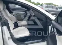 2020 Tesla Model S фото