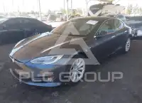 2020 Tesla Model S фото