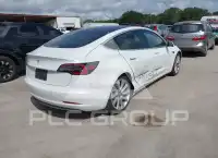 2020 Tesla Model 3 фото