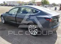 2020 Tesla Model 3 фото