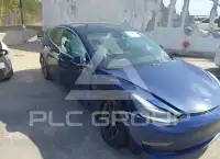 2020 Tesla Model 3 фото
