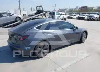 2020 Tesla Model 3 фото