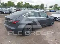 2020 Tesla Model 3 фото
