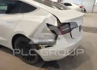 2020 Tesla Model 3 фото